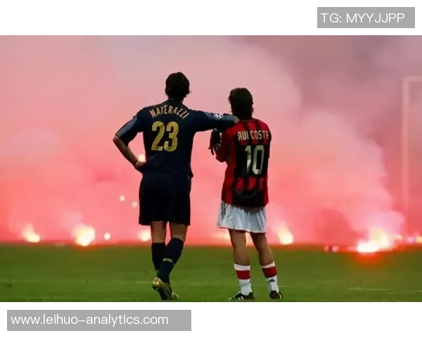 欧冠激战:AC米兰与波尔图战成平局补时争议进球引发全场沸腾 欧冠激战:AC米兰与波尔图战成平局补时争议进球引发全场沸腾