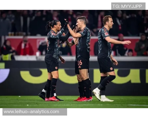 德甲激战：拜仁狂胜巴萨五球大屠杀战术解析与精彩瞬间回顾