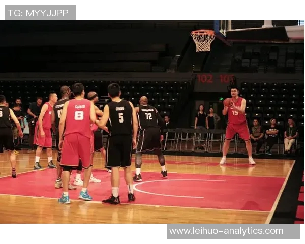 魔兽与姚明的传奇对决：篮球场上的巨人之争与友谊的故事