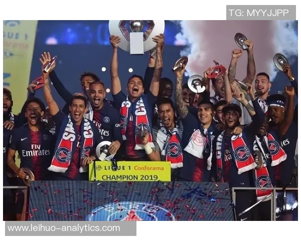 德甲激战本菲卡小胜巴萨红牌事件引发全场热议与数据分析