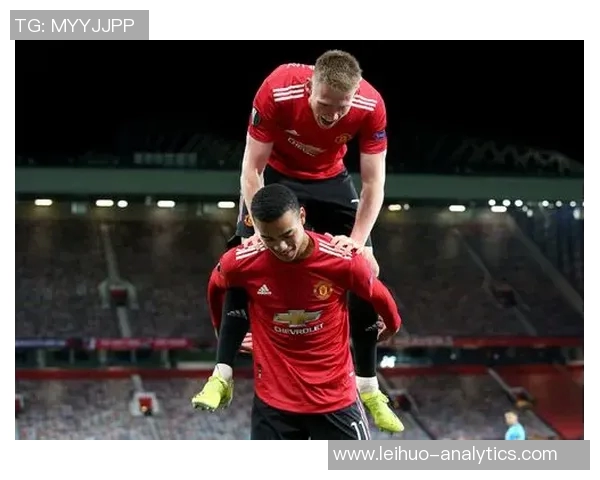 欧联杯历史冷门曼联狂胜AC米兰五球红牌事件引发全场热议 欧联杯历史冷门曼联狂胜AC米兰五球红牌事件引发全场热议