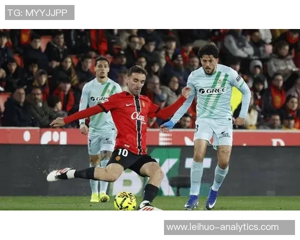 足总杯冷门对决里昂与马竞激战成和绝杀瞬间引发全场沸腾