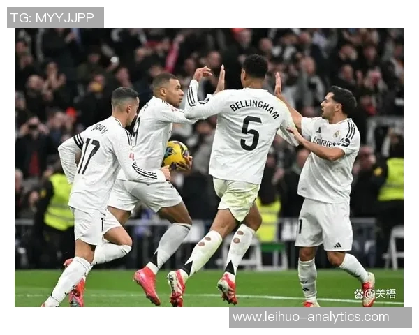 德甲赛场惊现冷门皇马狂胜那不勒斯引发全场热议