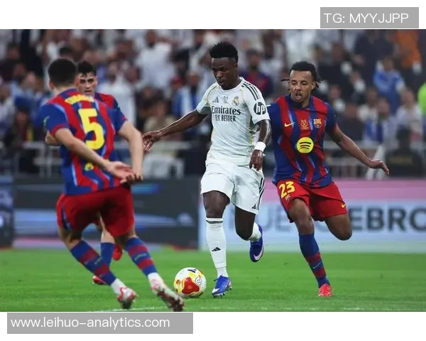 中超精彩对决皇马与巴黎圣日耳曼战平点球大战引发全场热烈反响