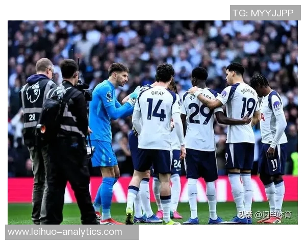 国王杯惊天冷门里昂狂胜热刺五球乌龙瞬间引发全场沸腾